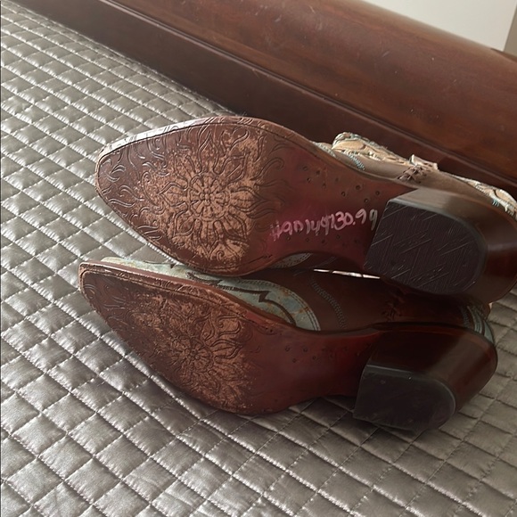 Ariat Women's Ankle Boots - Brown and Cream - Picture 3 of 4